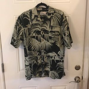 Reyn Spooner Medium Grey and Black Aloha Shirt